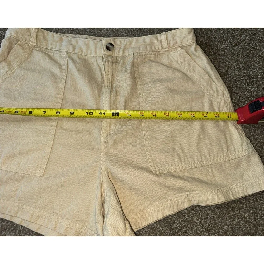 Women’s Beige Utility Shorts Universal Thread Size 10 Medium Waist Cotton Twill